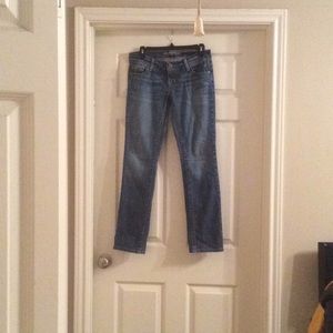 American Eagle Size 4 Short Jean.